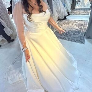 Brand new wedding dress!!